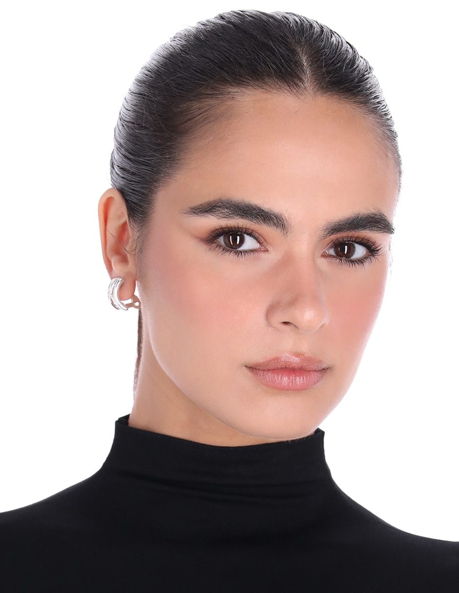 Aretes cortos circulares Basic Mtl Ears F2 con acabado plateado 3