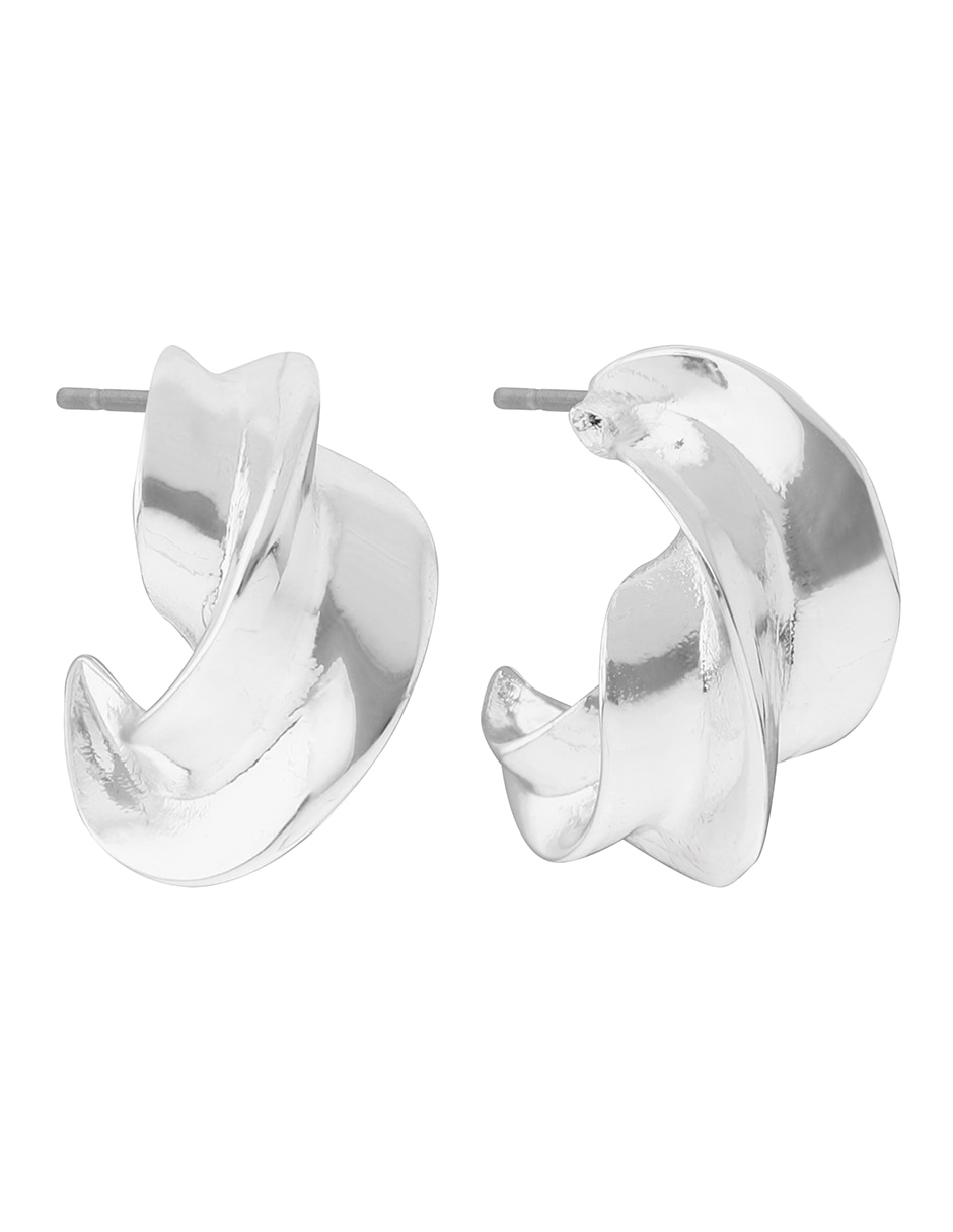 Aretes cortos de letra C Silver Element con acabado Plateado 2