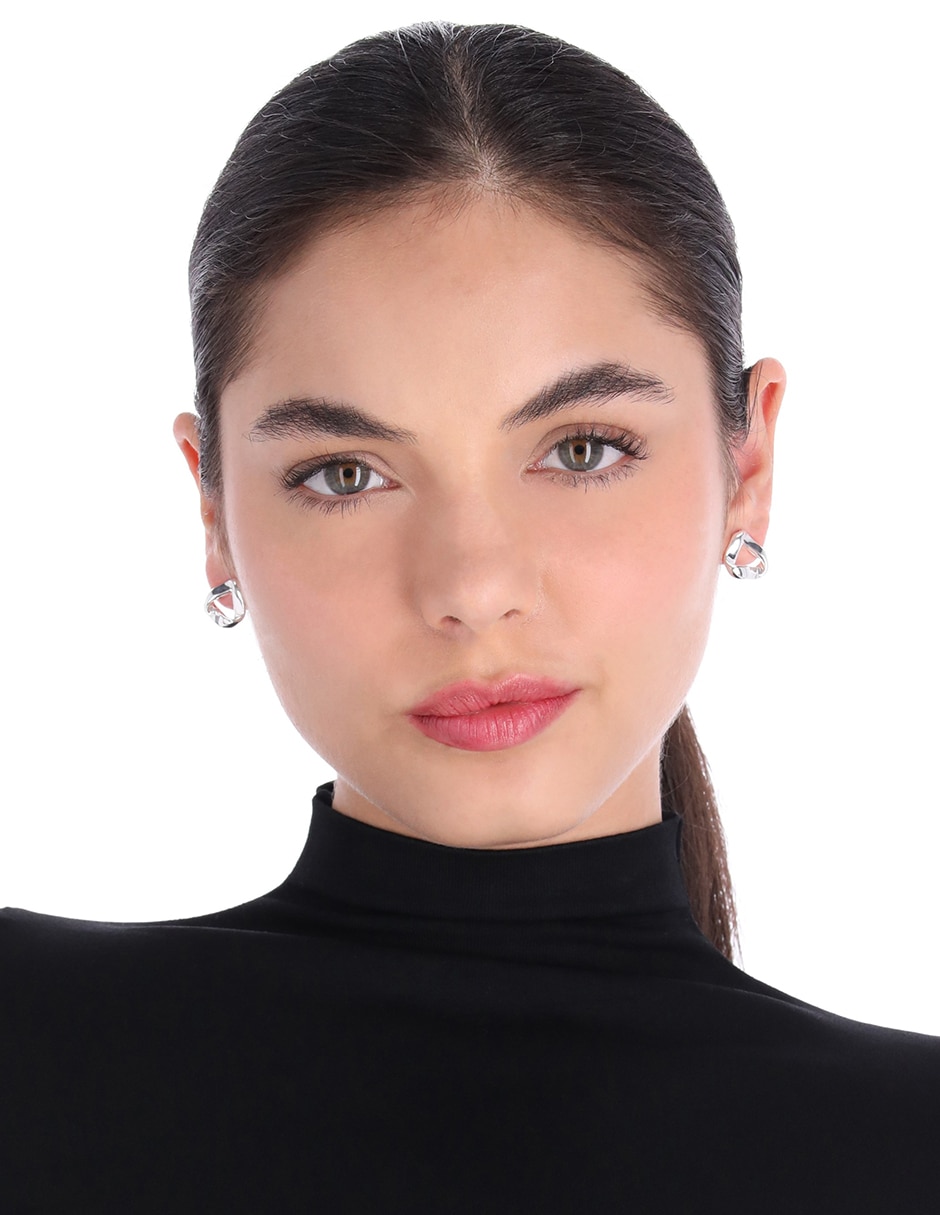 Aretes cortos triangulares Basic Mtl Ears F1 con acabado Plateado 3