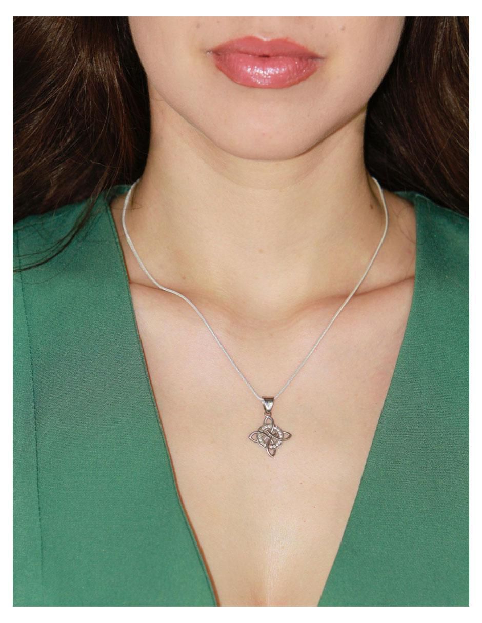 Collar con dije de nudo de bruja de plata P 925 4