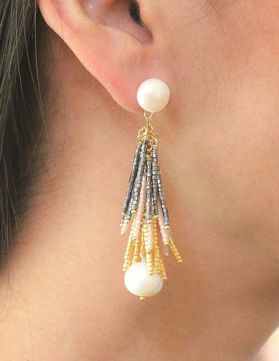 Aretes largos de borla con acabado chapa de oro 14 k perla 3