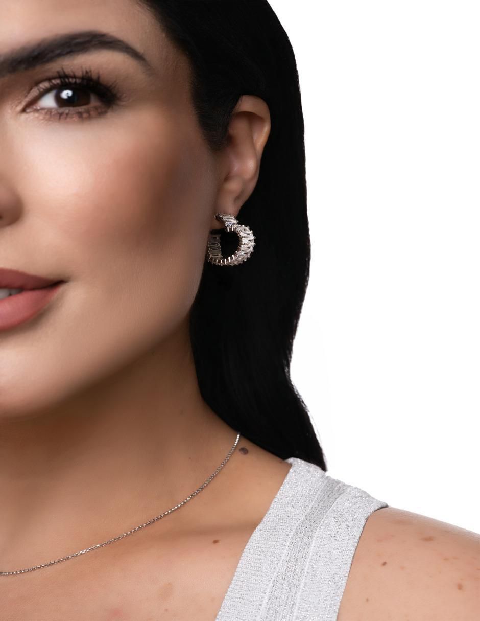 Aretes cortos de corazón de plata P925 con acabado brillante zirconia 4