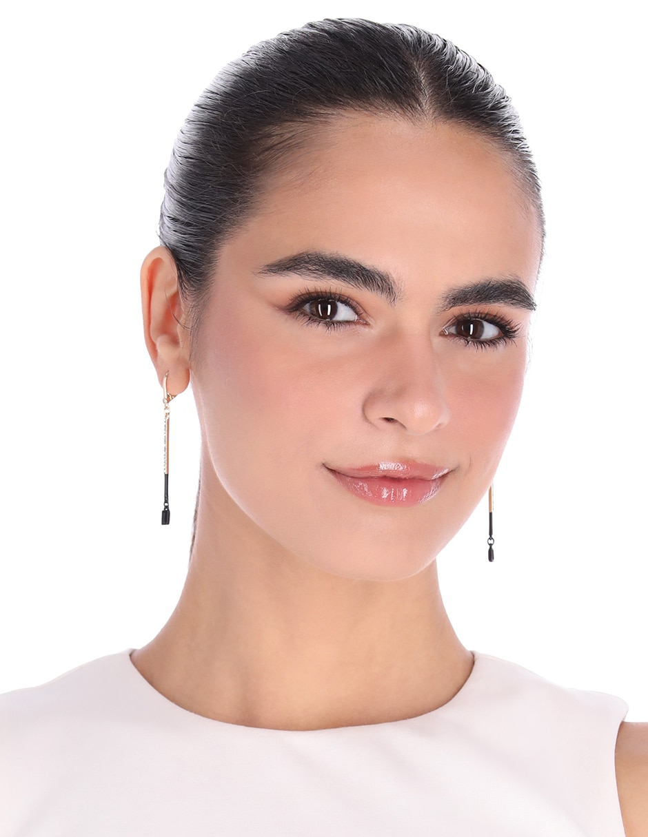 Aretes largos Millie con acabado pavé cristal 3