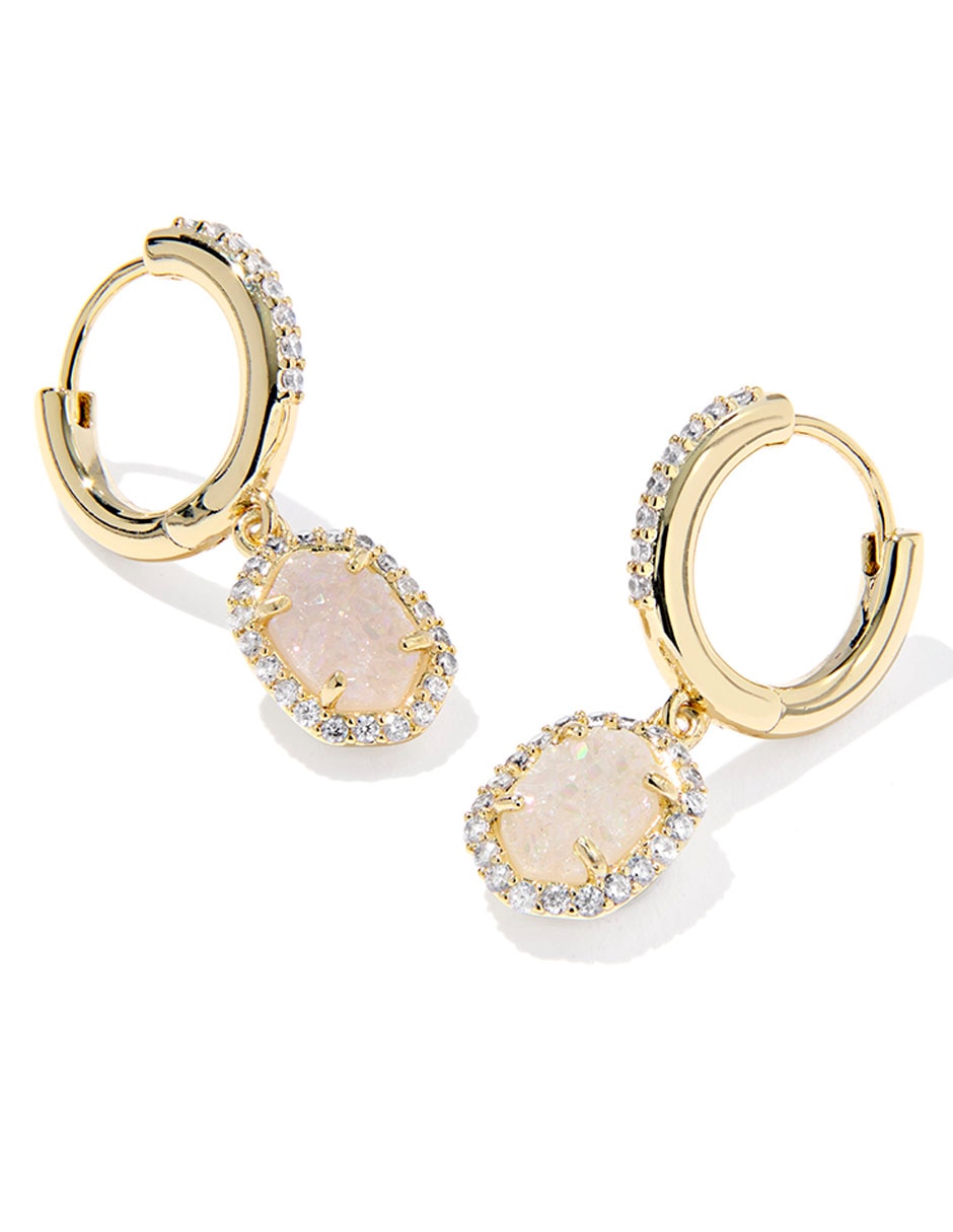 Aretes cortos Daphne con acabado baño de oro 14 K cuarzo