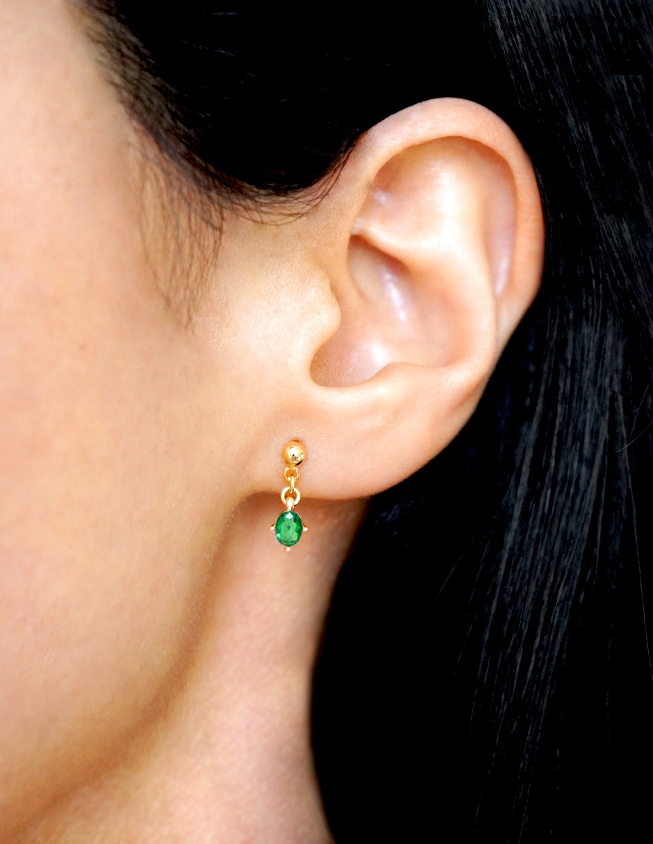 Aretes cortos ovalados con acabado pulido zirconia 4