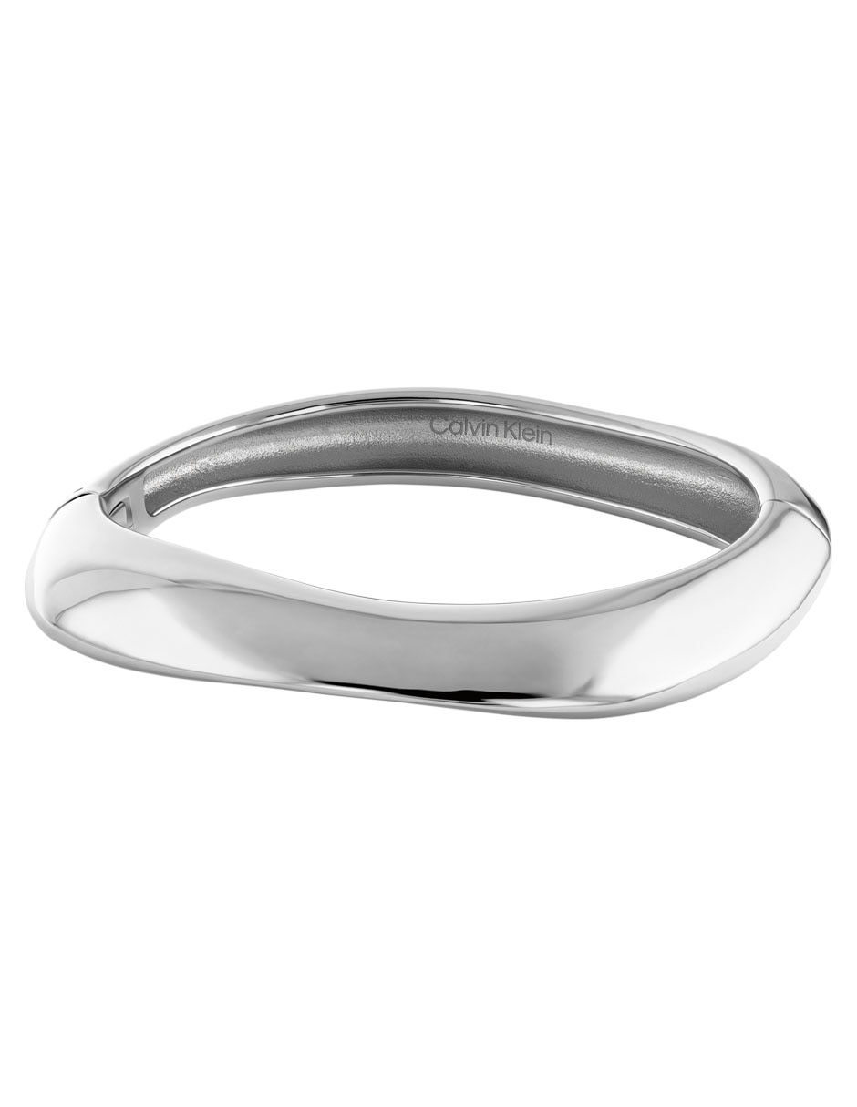 Brazalete Sculpted con acabado brillante