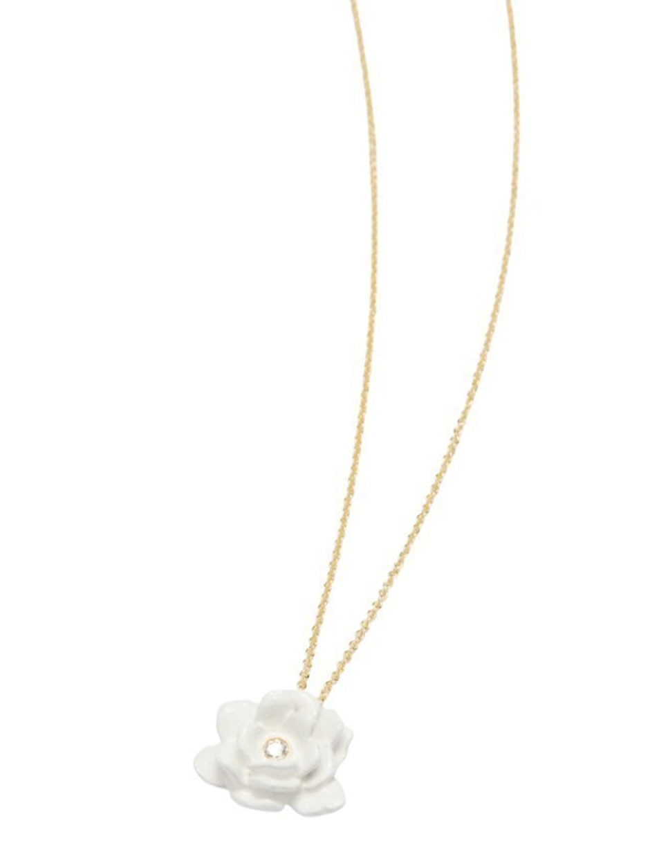Collar de flor Spring Ball de baño de oro 18 K 2
