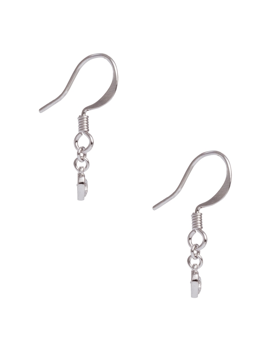 Aretes cortos de corazón con acabado baño rodio zirconia 3