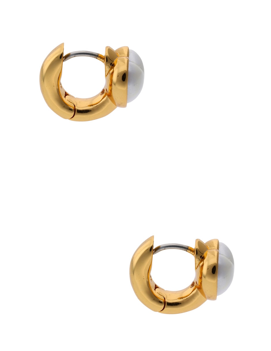 Aretes huggies de corazón con acabado brillante perla de acrílico 2