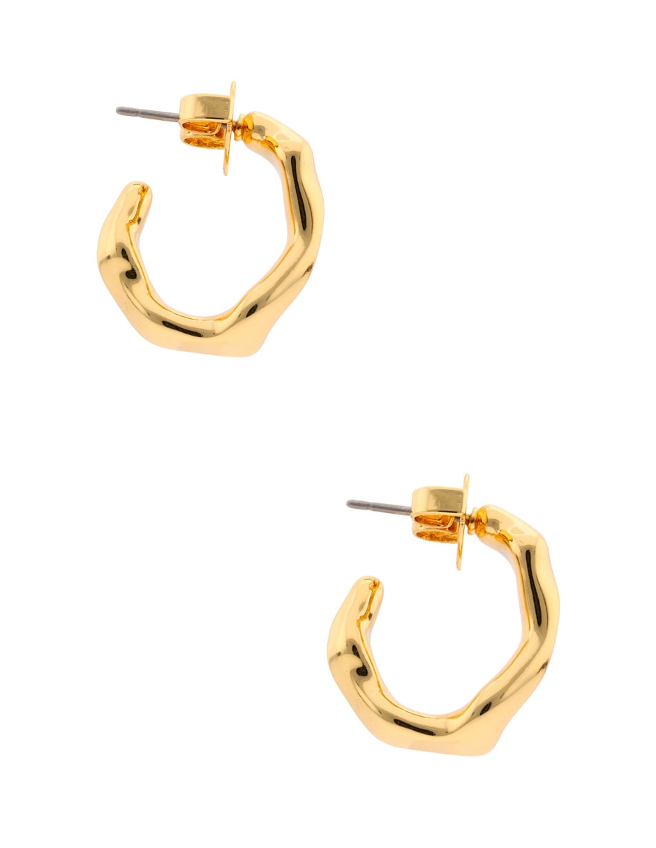 Aretes Huggies con acabado pulido