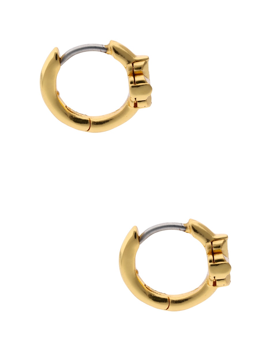 Aretes huggies de flor con acabado brillante 3