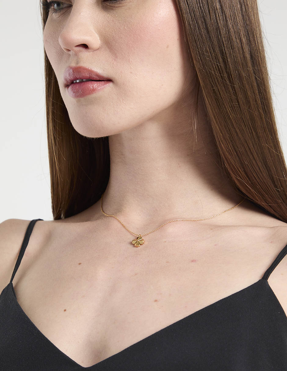 Collar con dije de flor 4