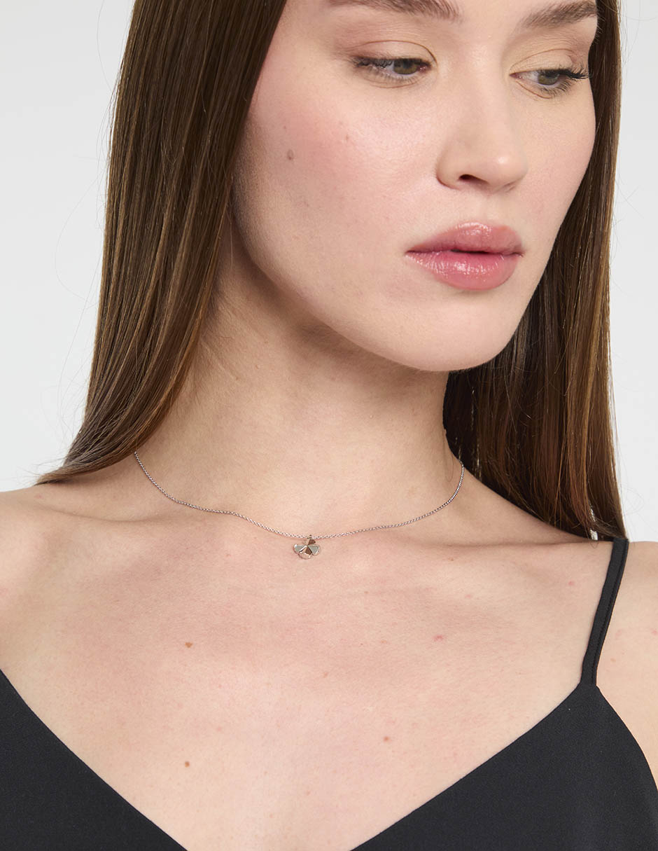 Collar con dije de flor 4
