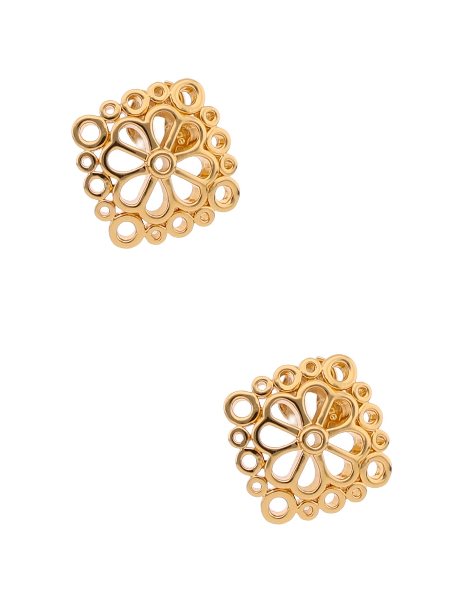 Aretes cortos con acabado brillante