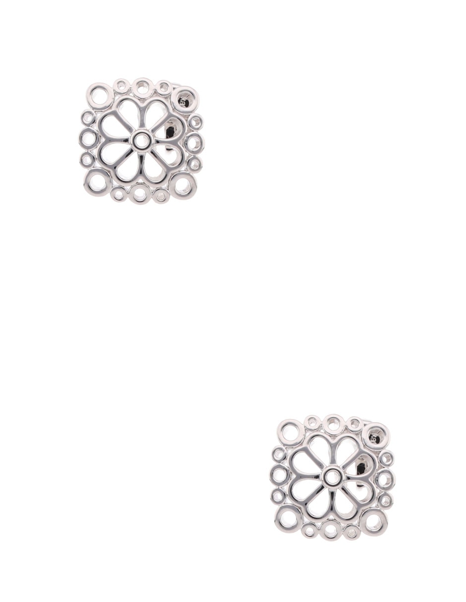 Aretes cortos de flor con acabado brillante