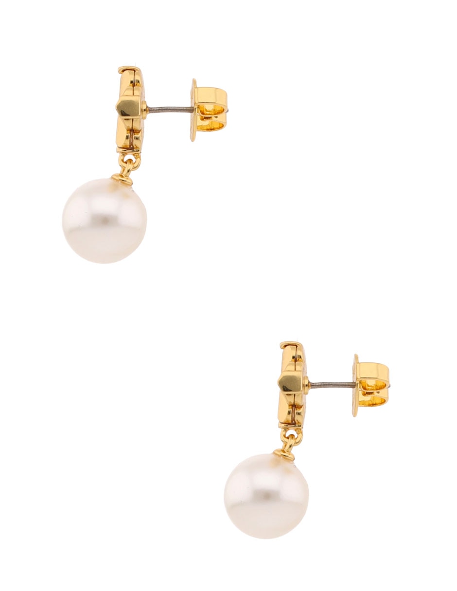 Aretes cortos con acabado brillante 3