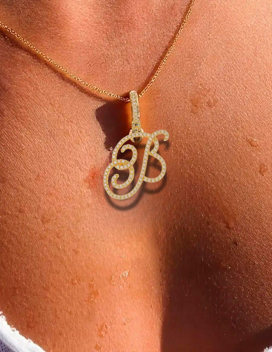 Collar con dije de letra a de oro laminado 10 K 2
