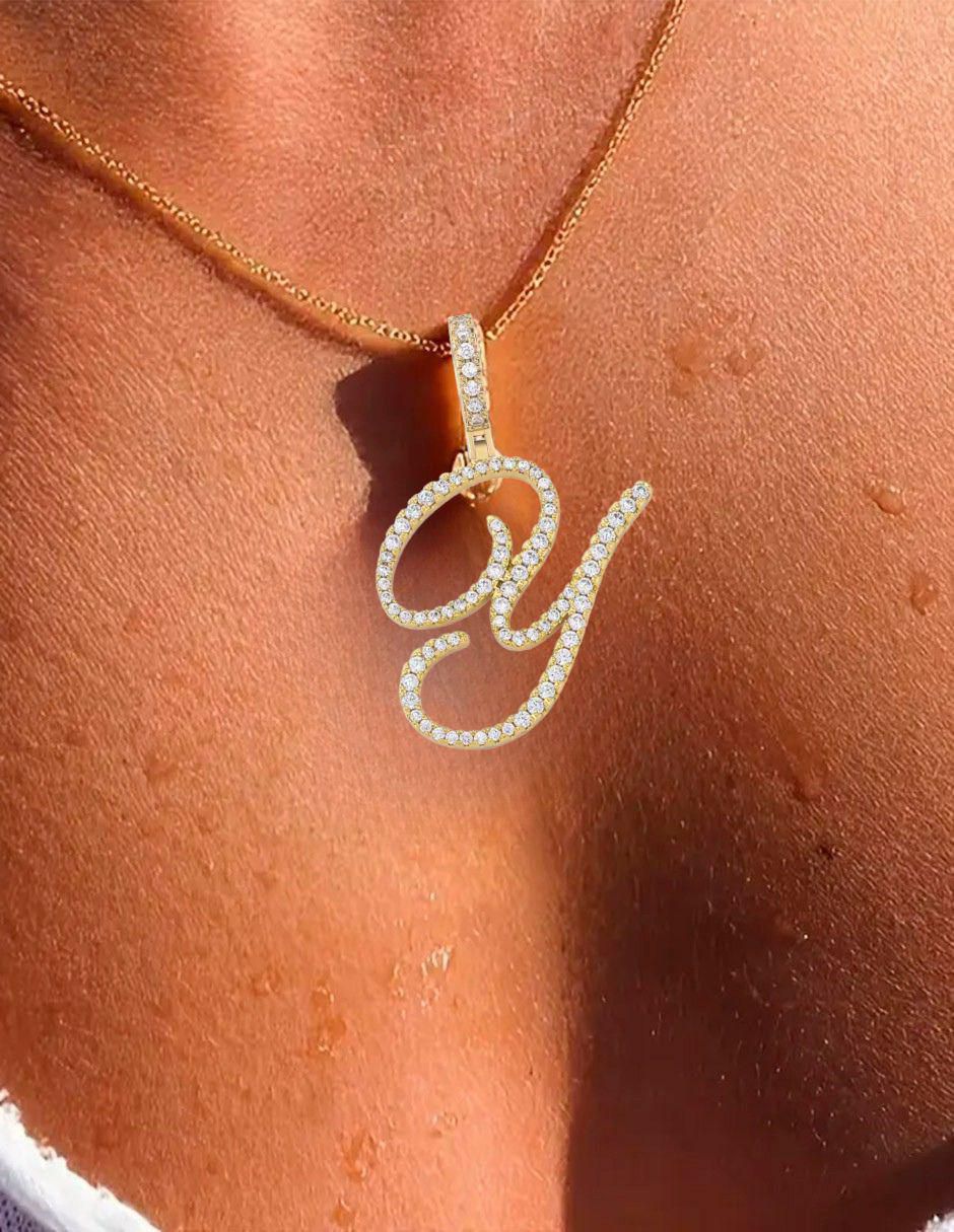 Collar con dije de letra a de oro laminado 10 K 2