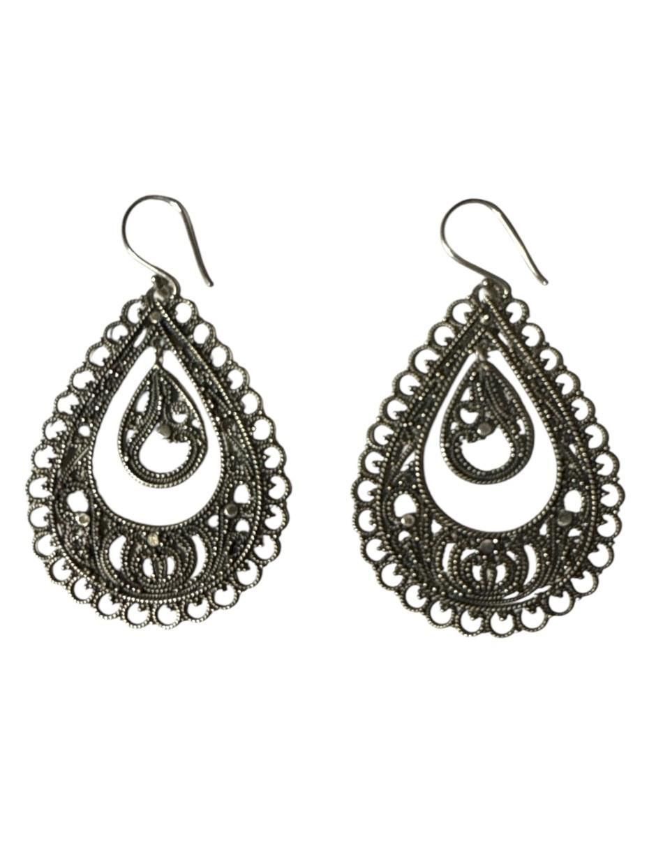 Aretes largos de gota de plata P 925 con acabado plateado