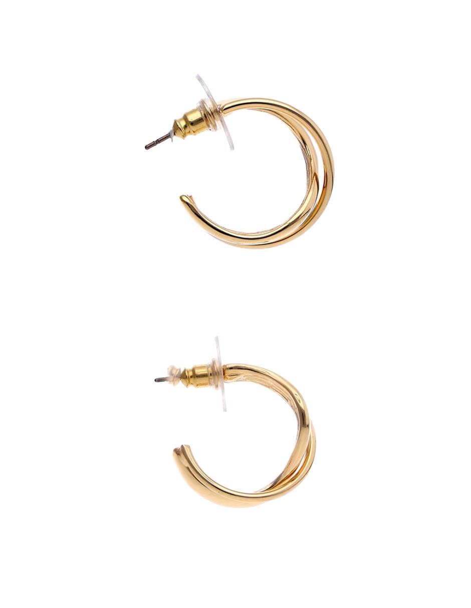 Aretes cortos con acabado brillante 3