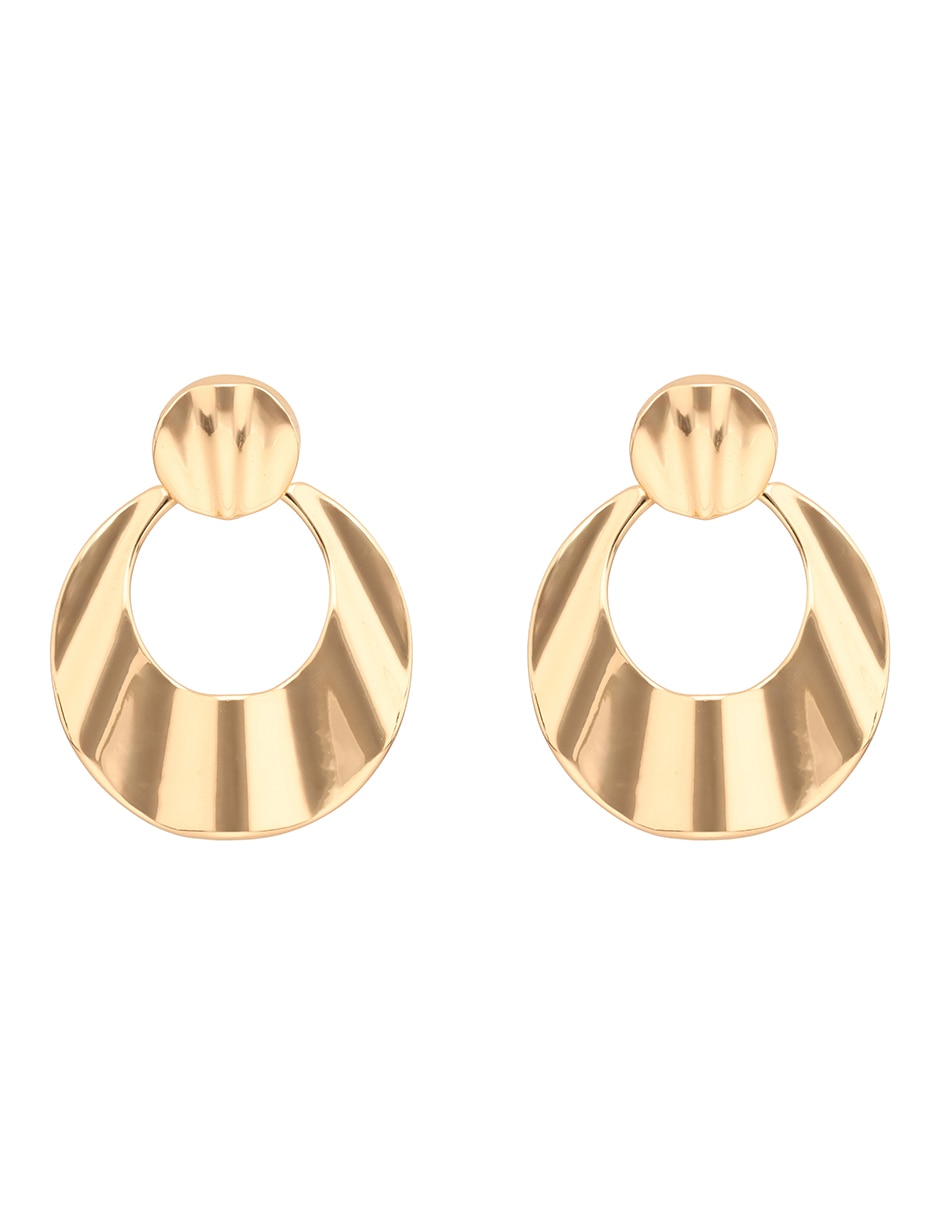 Aretes largos Ears M3 con acabado brillante Aretes largos Ears M3 con acabado brillante