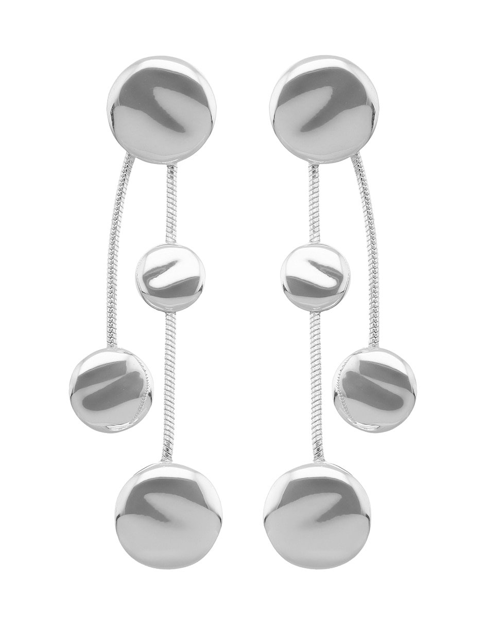 Aretes largos con acabado brillante