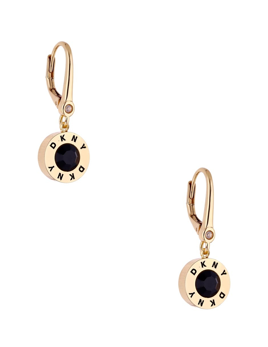 Aretes cortos Rivet con acabado brillante 2