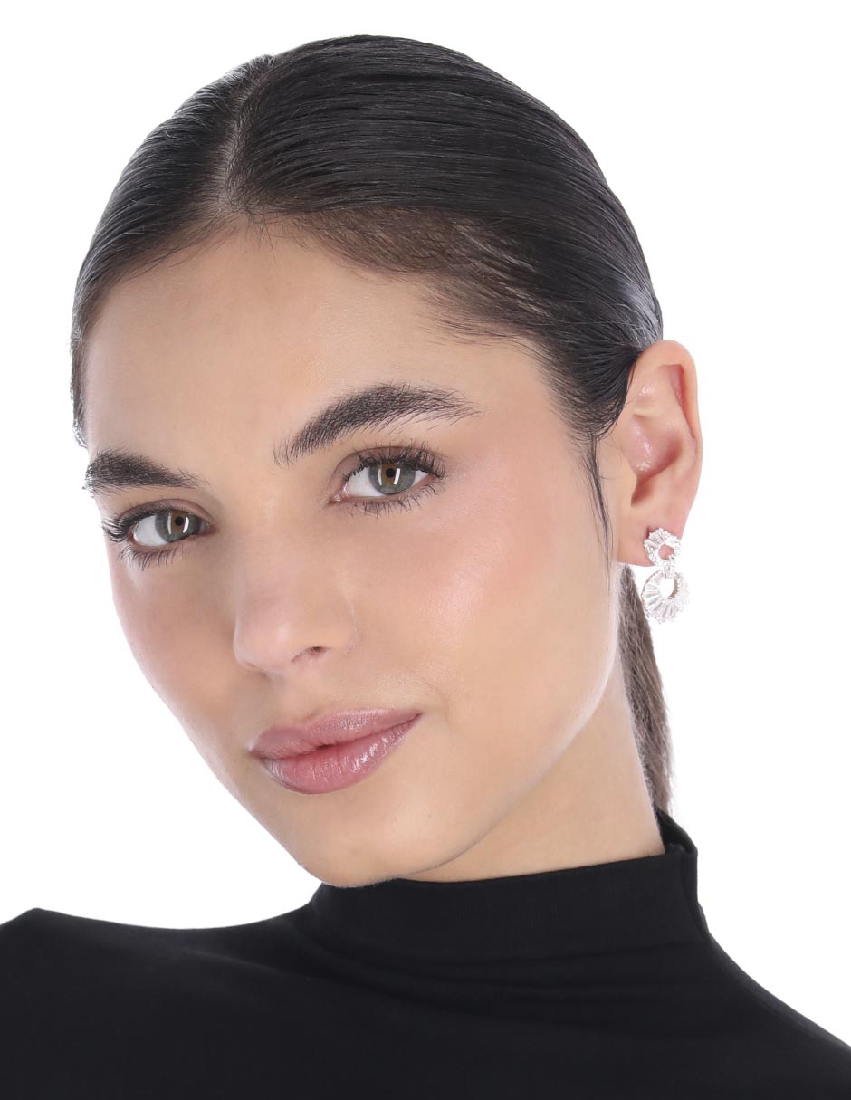 Aretes largos circulares Silver Bells con acabado brillante 3
