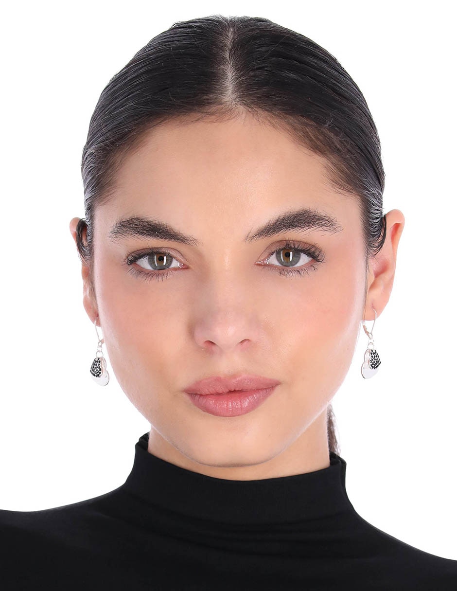 Aretes de corazón con acabado brillante 3