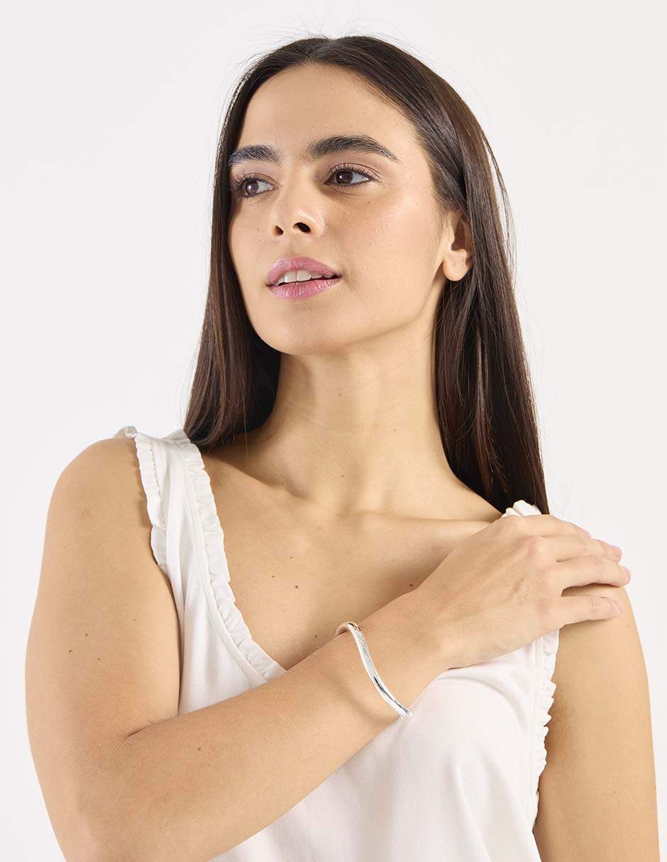 Brazalete Cassandra con acabado pulido 3