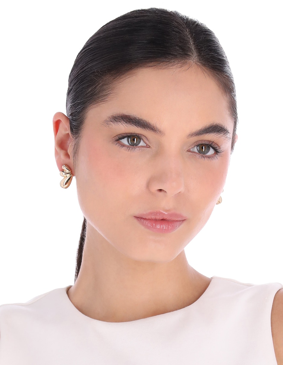 Aretes cortos Wish List con acabado pavé 3