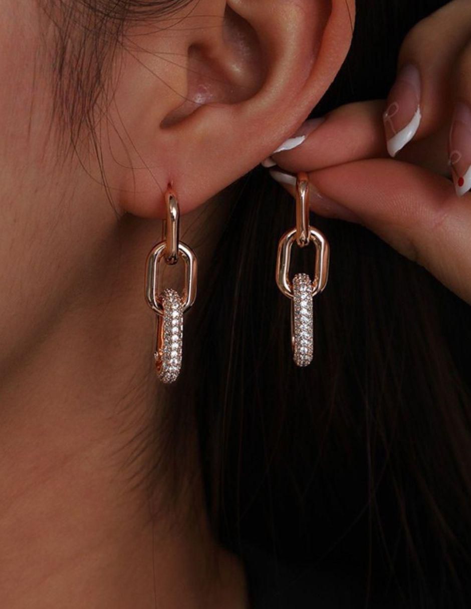 Aretes de oro laminado 9 k con acabado pulido zirconia 2