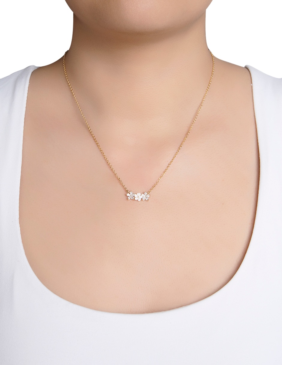 Collar con dije de flor 3
