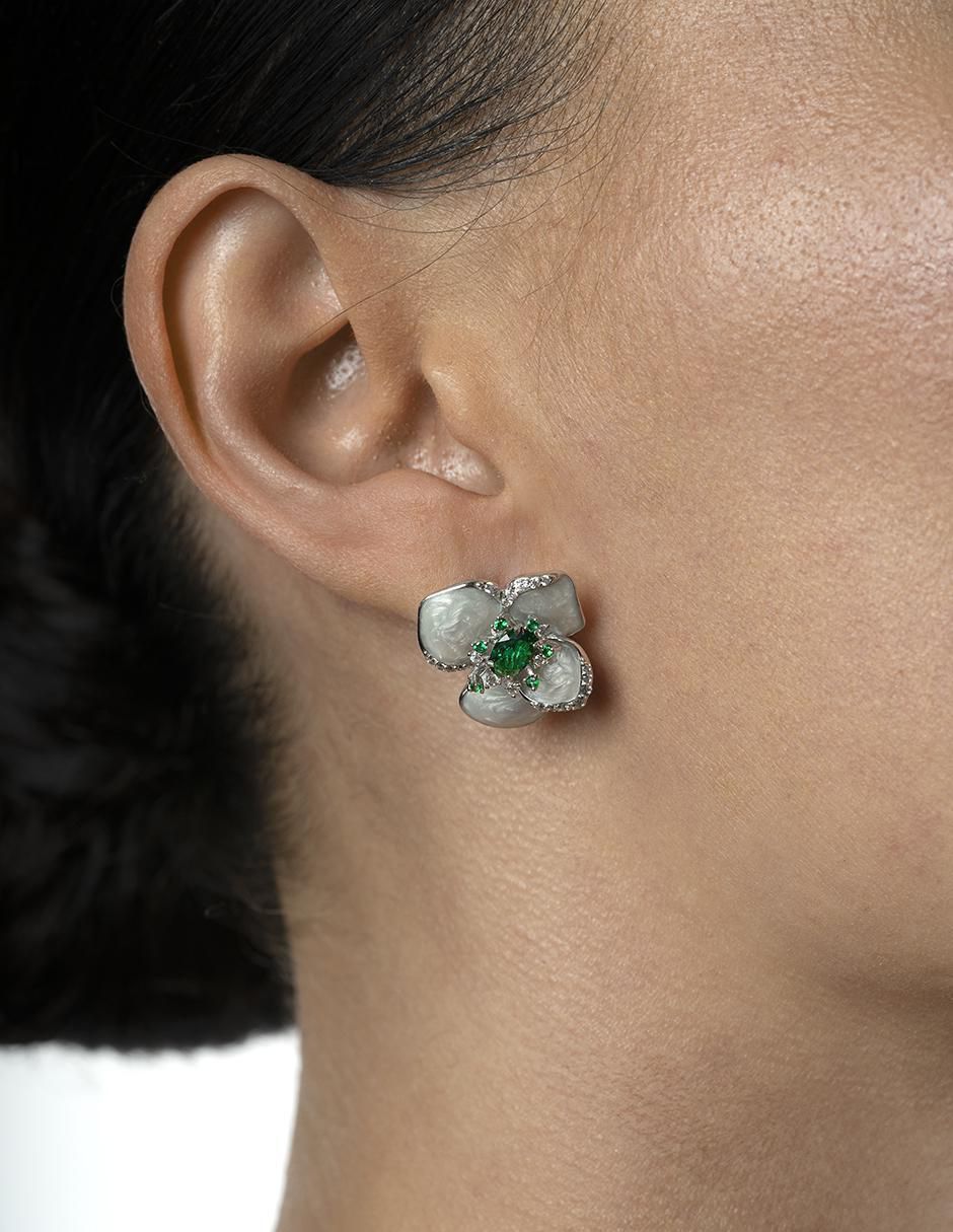 Aretes cortos de flor de plata P 925 con acabado brillante esmeralda 7