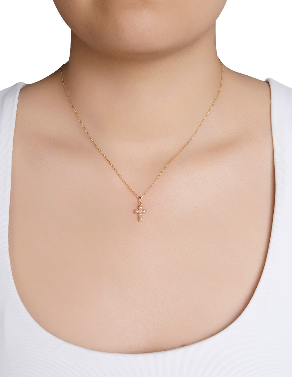 Collar con dije de cruz Carré 3