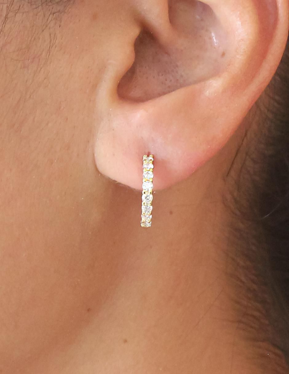 Aretes huggie de plata p 925 con acabado chapa de oro circonita 3