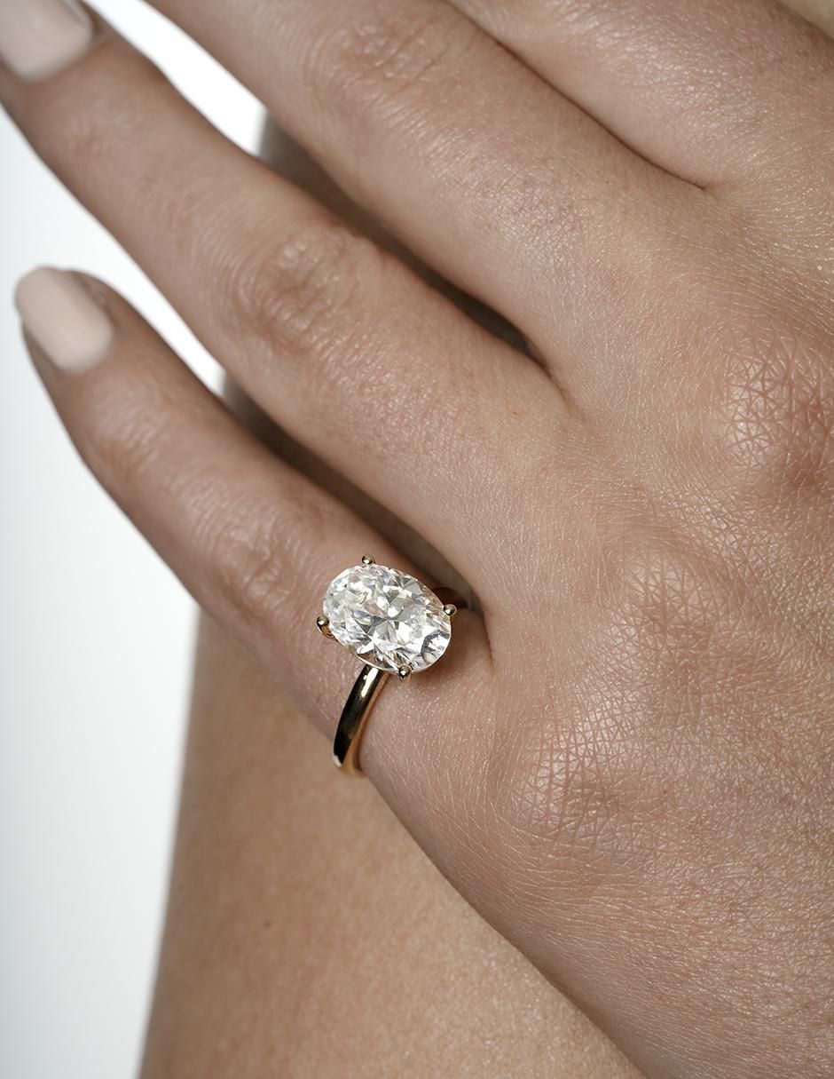 Anillo ovalado 14 k de oro moissanita 4