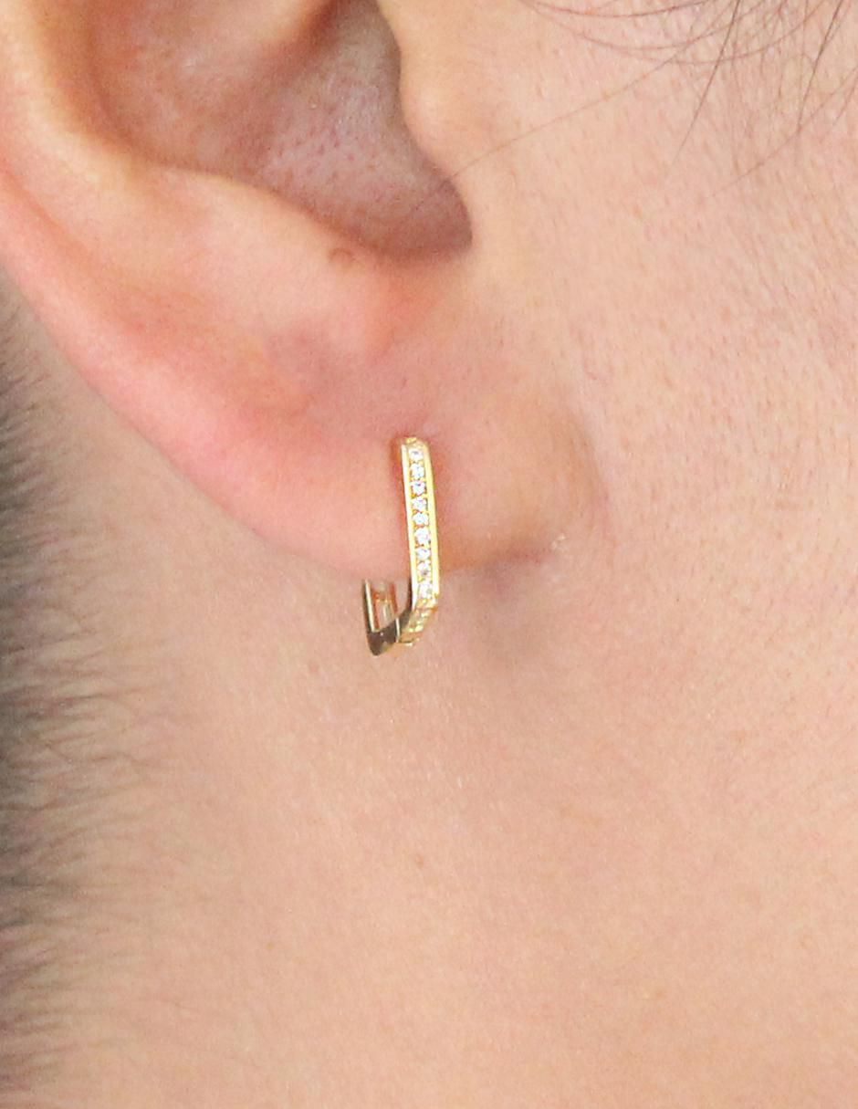 Aretes huggies cuadrados de plata p 925 con acabado chapa de oro circonita 3