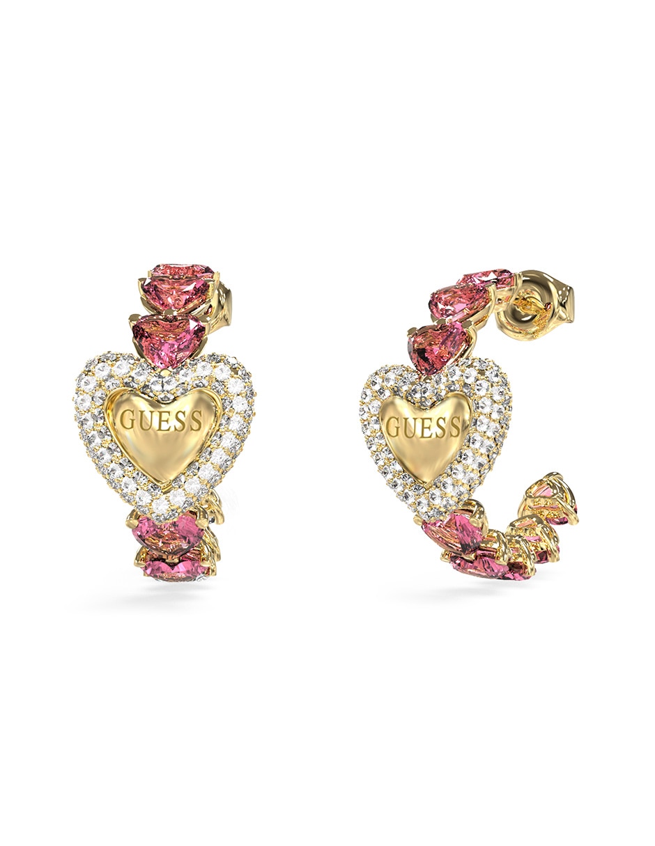 Aretes cortos de corazón Beloved con acabado pavé circonita