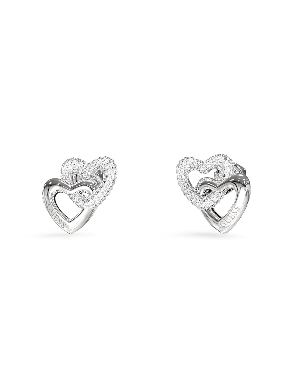 Aretes cortos de corazón Beloved con acabado pavé circonita
