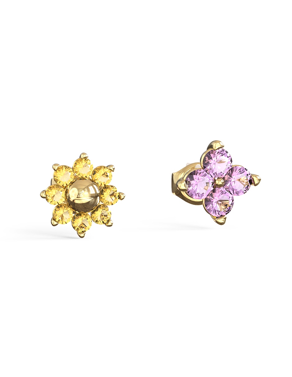 Aretes cortos de estrella Secret garden con acabado pavé circonita 3