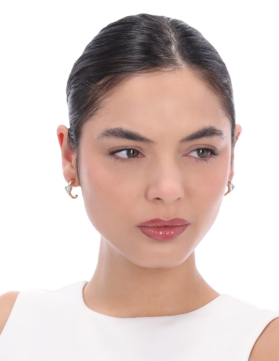 Set de aretes cortos con acabado pavé 3