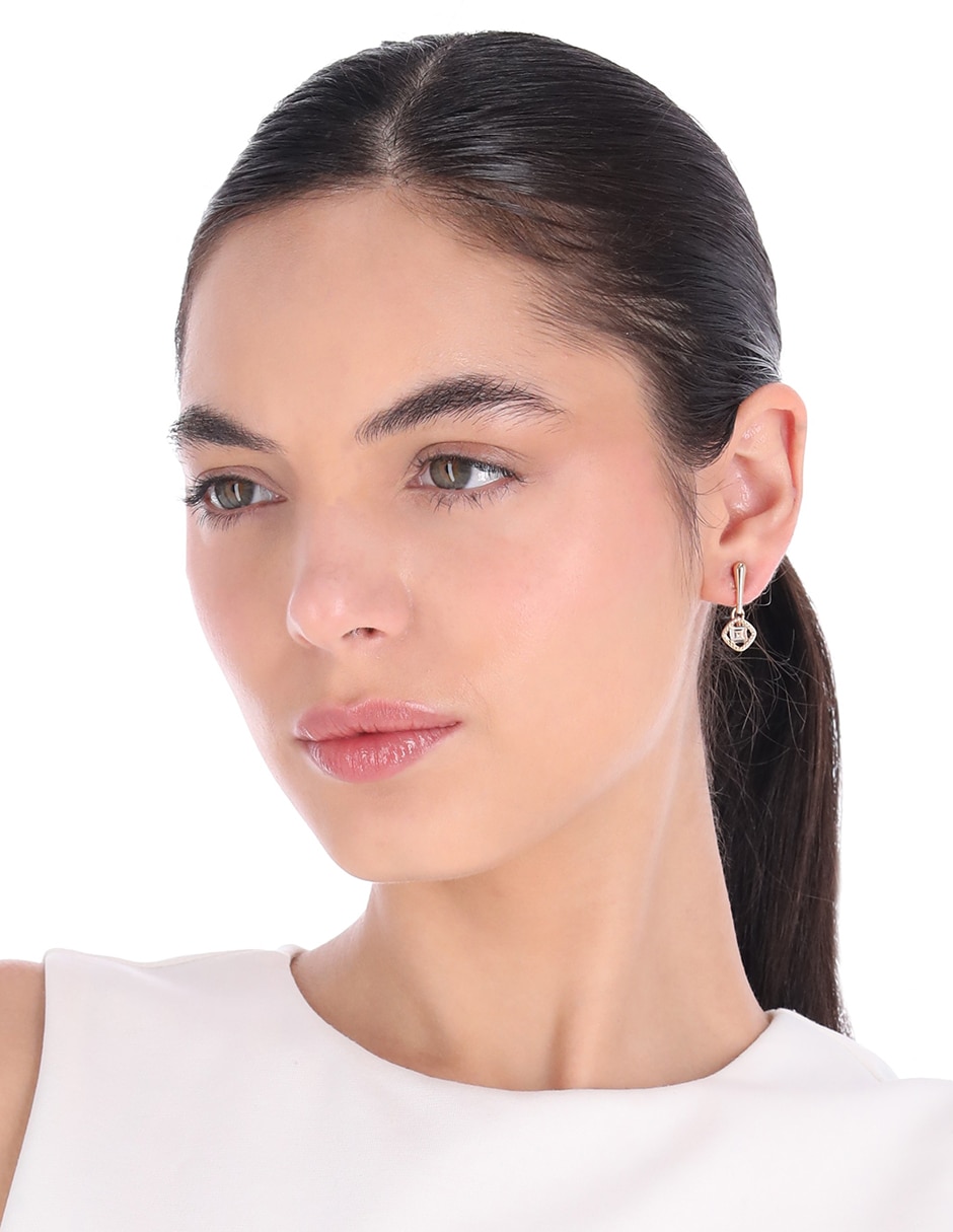 Aretes cortos con acabado pavé 3