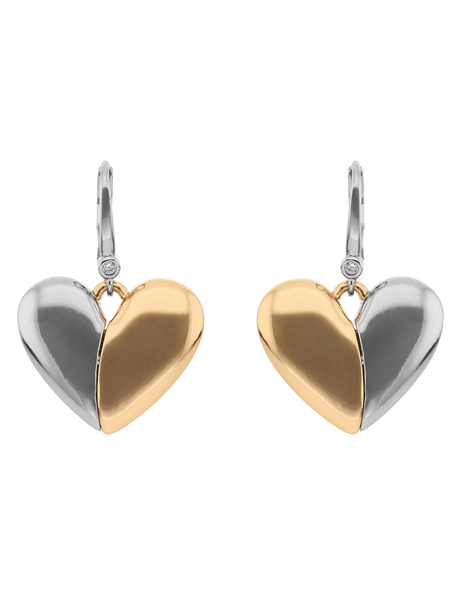 Aretes cortos de corazón con acabado pavé