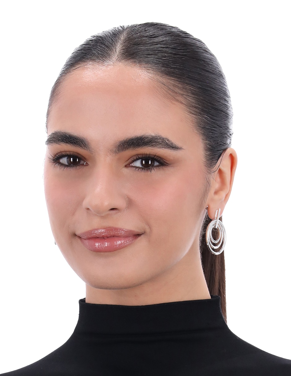 Aretes cortos circulares con acabado pulido 3