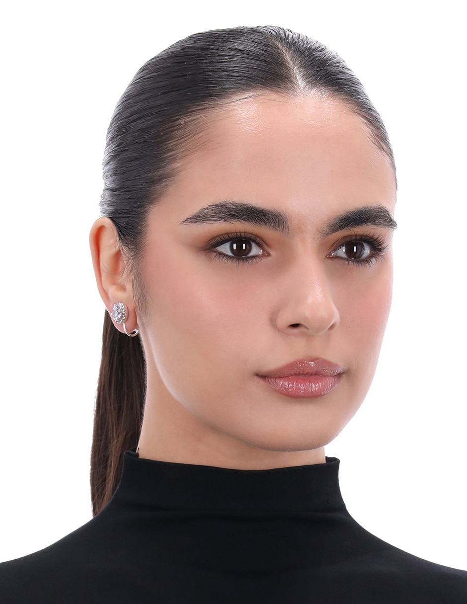 Aretes cortos Social Cz Key Item con acabado pulido zirconia cúbica 3