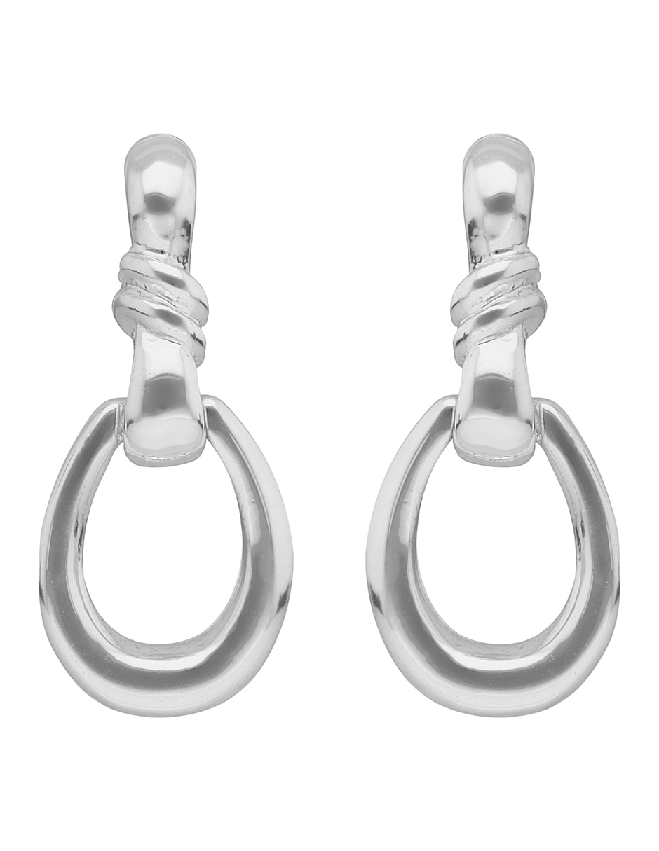 Aretes cortos de gota con acabado pulido