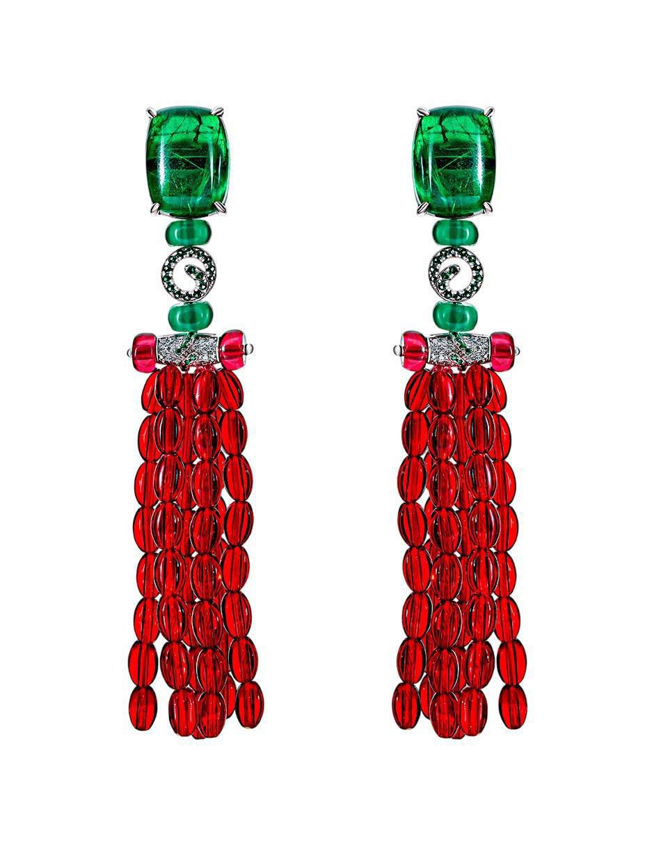 Aretes largos rectangulares de plata P 925 con acabado brillante esmeralda Aretes largos rectangulares de plata P 925 con acabado brillante esmeralda