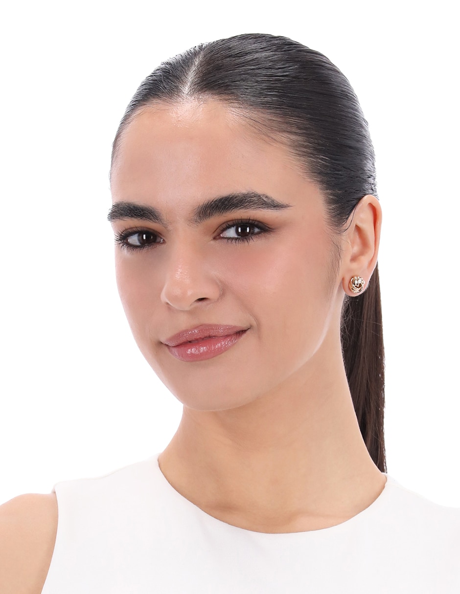 Aretes huggies circulares con acabado pulido 3