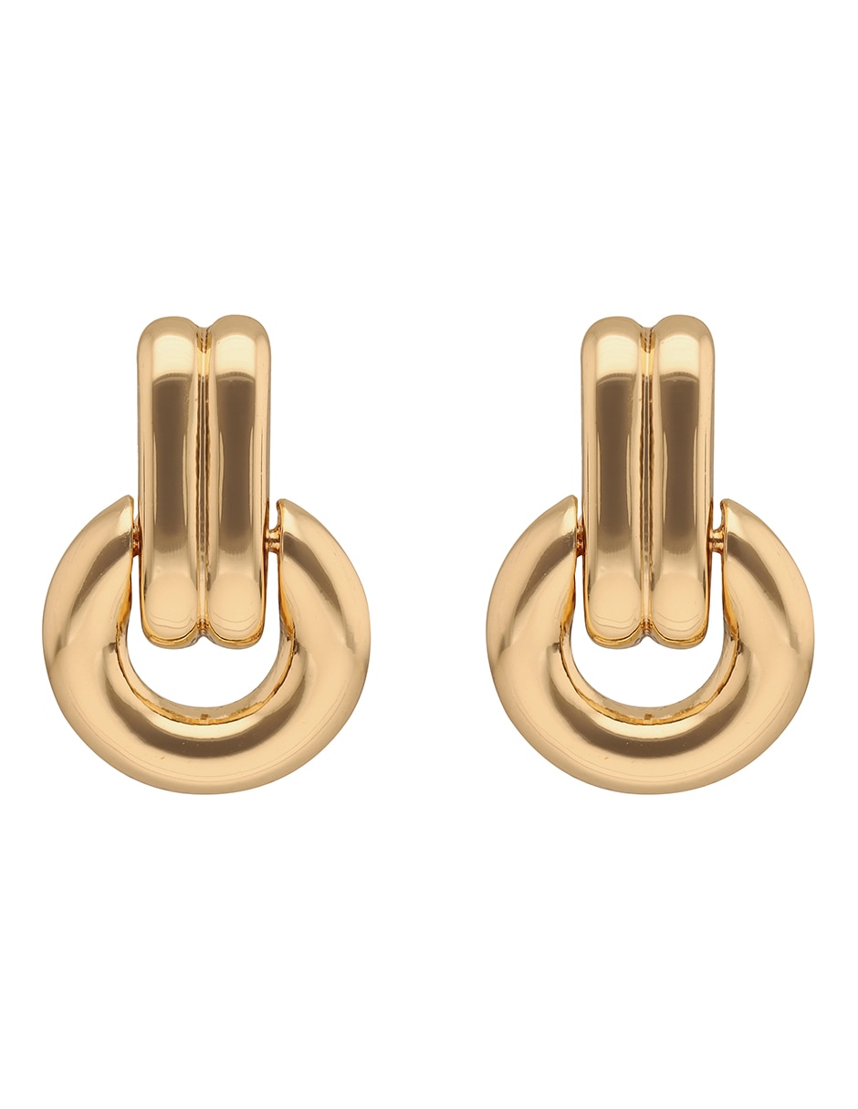 Aretes largos con acabado pulido